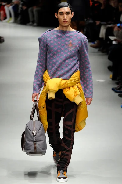 Look 30